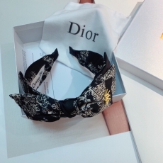 CHRISTIAN DIOR